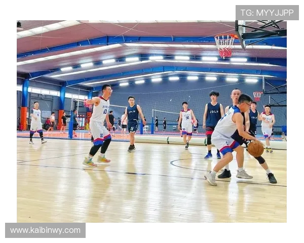 以篮球为核心探索团队协作与个人拼搏精神的完美融合 以篮球为核心探索团队协作与个人拼搏精神的完美融合