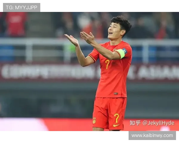 国足惊险逆转对手全场比分激烈变幻展现球队顽强拼搏精神