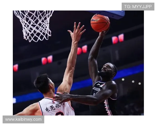 勇士与骑士激战再起 纵深对决再掀高潮 展现巅峰对决的篮球魅力